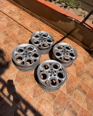 Cerchi in Lega AlfaRomeo 147-156-GT (16 pollici)