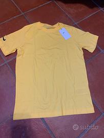 t shirt nike gialla