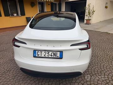 Tesla Mod 3 Rear-Wheel Drive