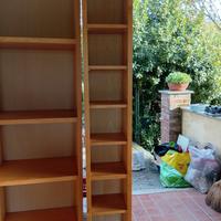 libreria Ikea e porta cd