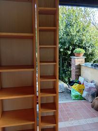 libreria Ikea e porta cd