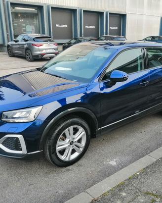 Audi Q2  35 TFSI  S tronic  Business Advanced