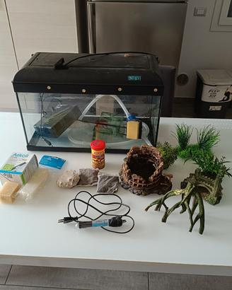 acquario  completo di accessori
