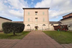 Rustico / Casale di 379 m² con 4 locali e box auto