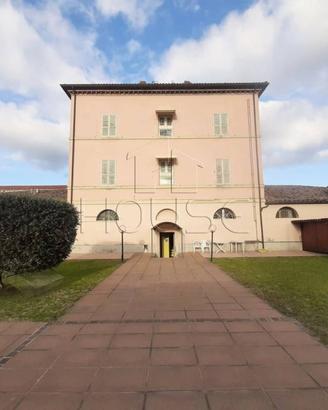 Rustico / Casale di 379 m² con 4 locali e box auto