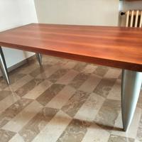 Tavolo design da soggiorno piano legno ciliegio