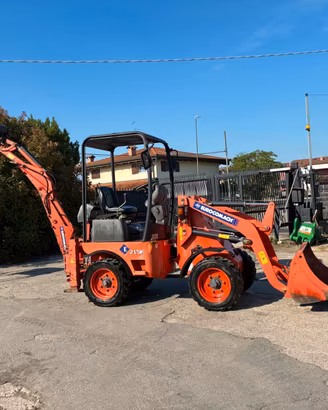 P103 Mini terna Eurocomach 215K SEMI NUOVA CON 800