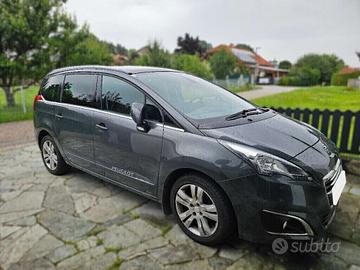 Peugeot 5008 - APERTI AD AGOSTO