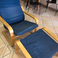 Sedia poltrona a dondolo con poggiapiedi