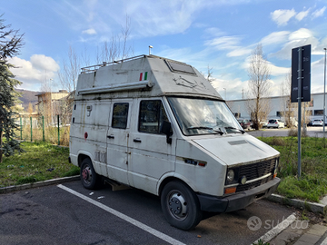 Camper puro Alfa Romeo AR8 35-10 da restaurare