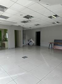 NEGOZIO A TRESCORE BALNEARIO