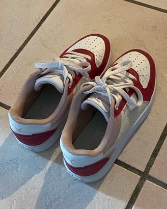 Sneakers puma bianche, rosse e beige