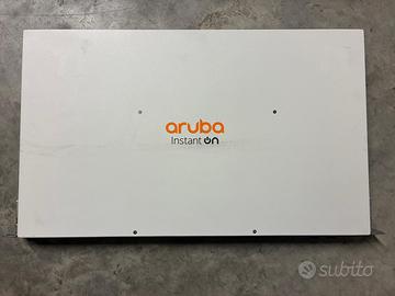 Switch Aruba HP JL684B - 24porte PoE