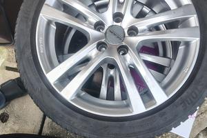 Cerchi in lega 5 fori gommati