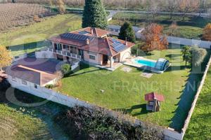 Villa o villino La Morra [Rif. 24/070VRG]