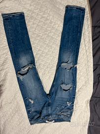 Jeans Bershka Strappati con Schizzi di Vernice
