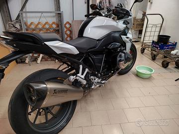 BMW R 1250 RS (Ottobre 2024)