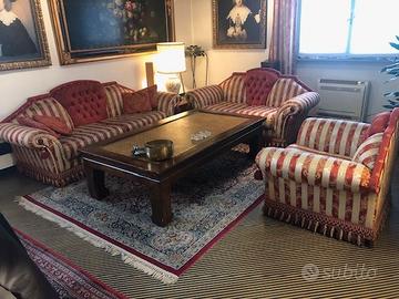 Salotto in tessuto damascato