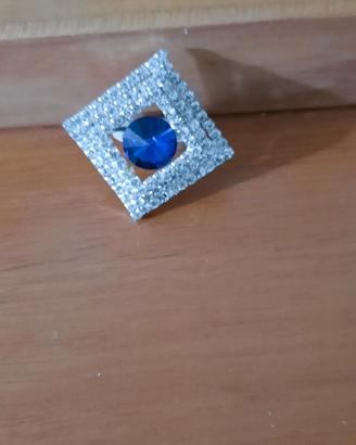Anello con brillantini