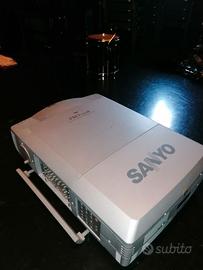 Videoproiettore SANYO plc xf45