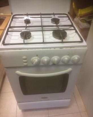 cucina 4 fuochi Nikkei con forno elettrico