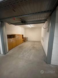 Eur papillo monolocale con box auto