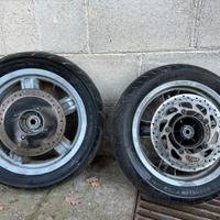 Pneumatici cerchio e disco freni