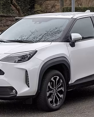 Toyota yaris cross per ricambio