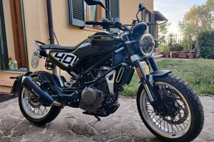 Husqvarna Svartpilen 401