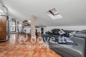 Appartamento di 155 m² con 4 locali e box auto a L