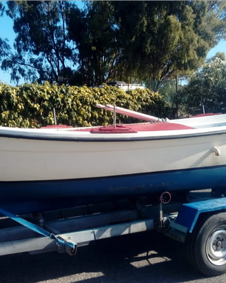 Gozzo con motore entrobordo 8cv
