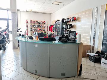 Desk  e armadietti 
