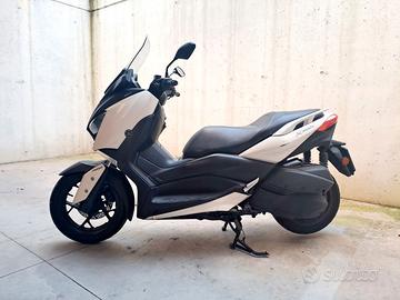 Yamaha X Max 300