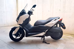 Yamaha X Max 300