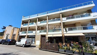 Trivani di recente costruzione con terrazzo a live