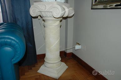 Colonna in pietra leccese