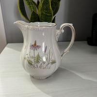 brocca in porcellana da collezione