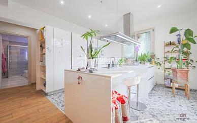 SOLUZIONE SEMINDIPENDENTE CON GIARDINO ACCATASTATA