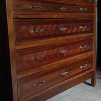 Comò cassettone in legno con piano in marmo