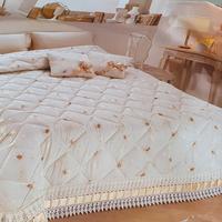 ✨ Trapunta Dormina con Macramè Alto + 2 Cuscini 