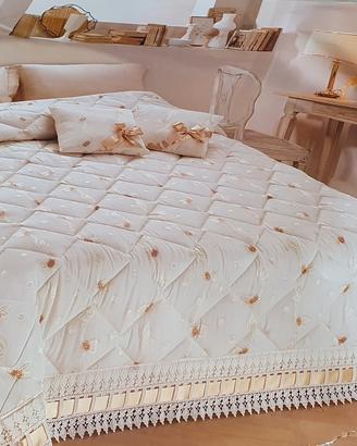 ✨ Trapunta Dormina con Macramè Alto + 2 Cuscini 