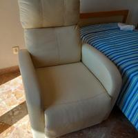 poltrona in ecopelle 