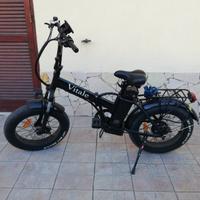 Bici pieghevole a pedalata assistita