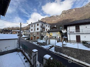 2 LOCALI A CHIALAMBERTO