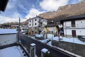 2 LOCALI A CHIALAMBERTO