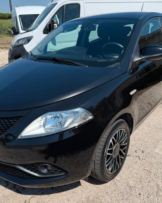 Lancia Ypsilon 1.0 FireFly 5 porte S&S Hybrid Ecoc
