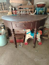 Mobilia ed oggetti vintage