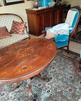 Tavolo a vela metà 800 in noce con piano intarsiat