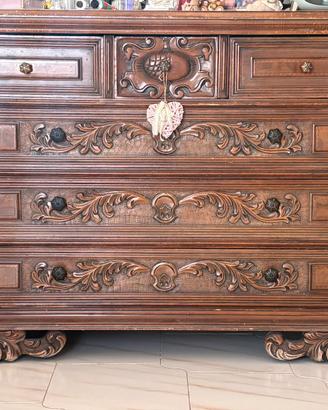 Comò, comodini in legno (noce) e poltrona velluto