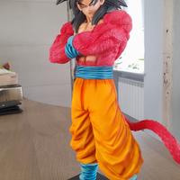 Figure in resina goku ssj4 dragonball